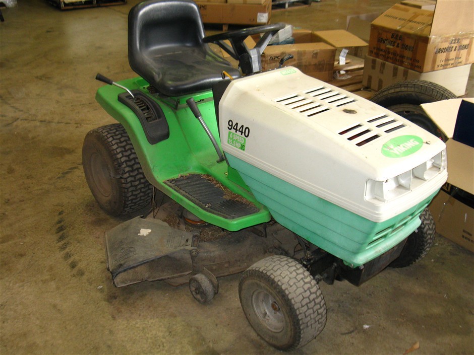 Mower Ride On Viking Auction 0112 5002920 Grays Australia