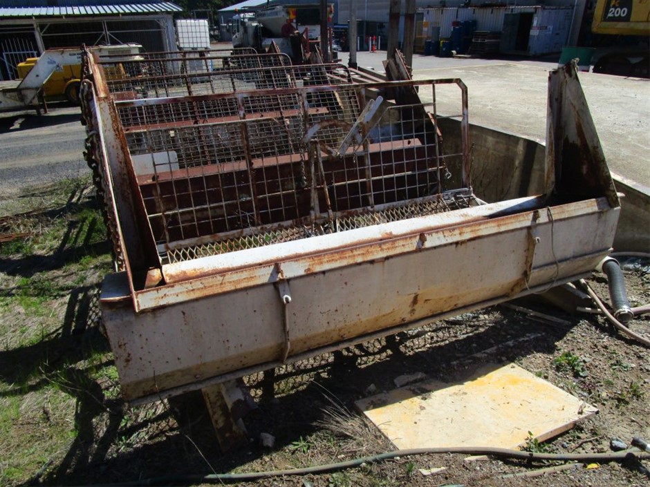 Cockerel Box Road aggregate spreader boxes 2750mm wide. Location