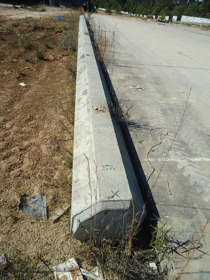Concrete Pylon. Auction (00317002123) Grays Australia