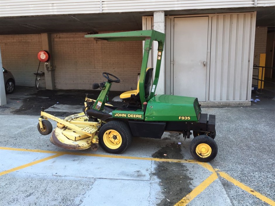 John Deere F935 diesel ride on mower, diesel engine, 72`` cutting deck