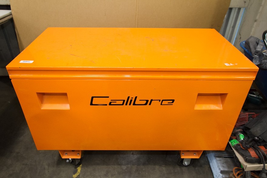 Lockable Site Box Calibre Brand Site Box On Heavy Duty Castor Wheels Gas Auction 0080 Grays Australia