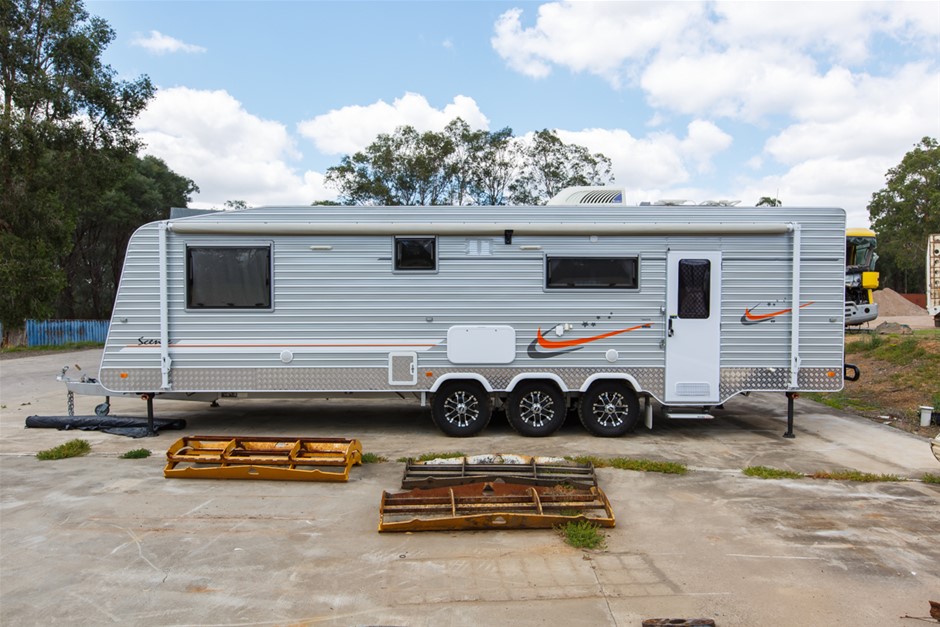 11/2014 Spaceland Triaxle Caravan Auction (00225031258) Grays Australia