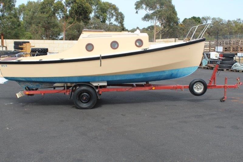 Boat Classic 5.5 M Tiller Steer Cruiser Auction (00019007654) Grays