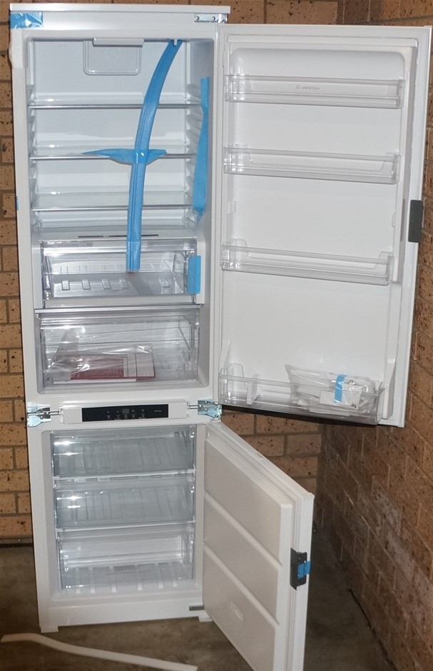 Ariston BCB7030FAUS 282L Integrated Fridge Freezer Auction (0019 ...