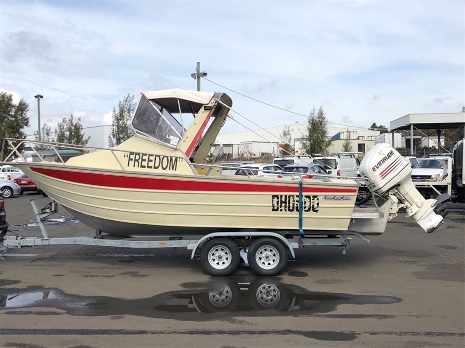 6.2m Cairns Custom Craft Aluminium Half Cabin Boat 2003 200hp Evinrude