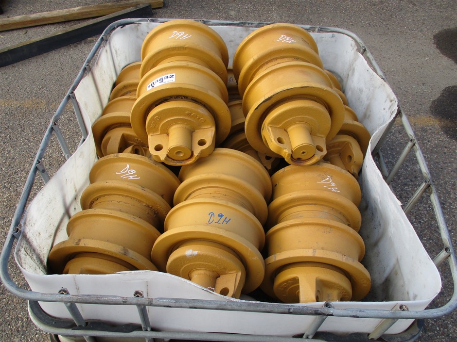 Qty 8 x CAT Track Rollers Auction (00087021735) Grays Australia