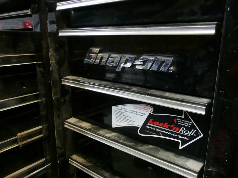 Snapon lock'n roll mobile tool tool box and side
