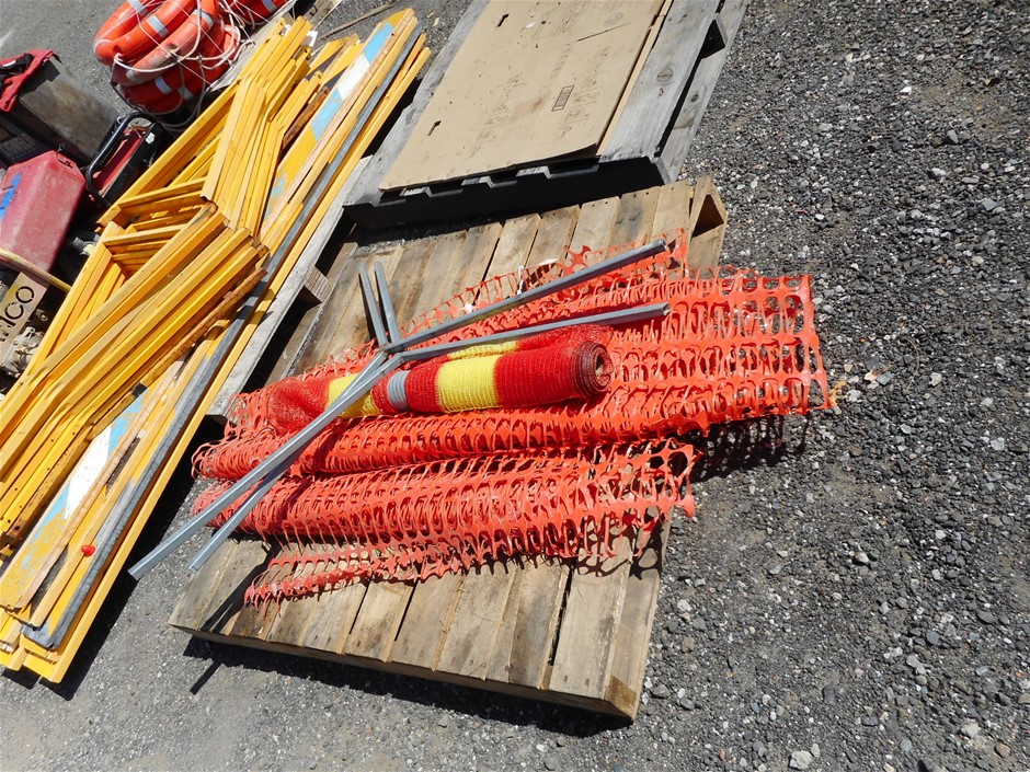 Various Bunting/Fencing Orange Safety Mesh Fence Auction (0219