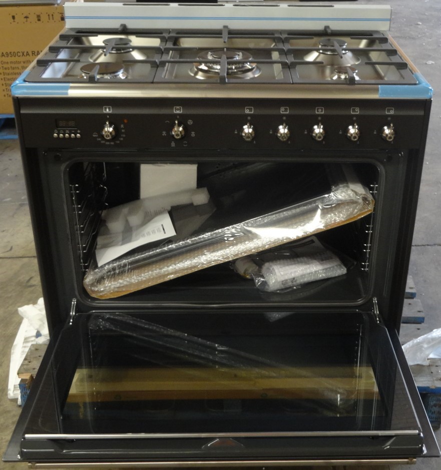 Smeg 90cm Freestanding Cooker Black (FS9606AS) Auction