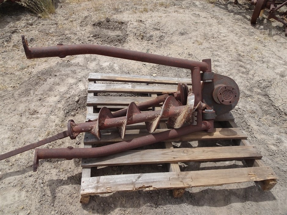 Old 3 Point Linkage Post Hole Digger Auction (03387022198) Grays