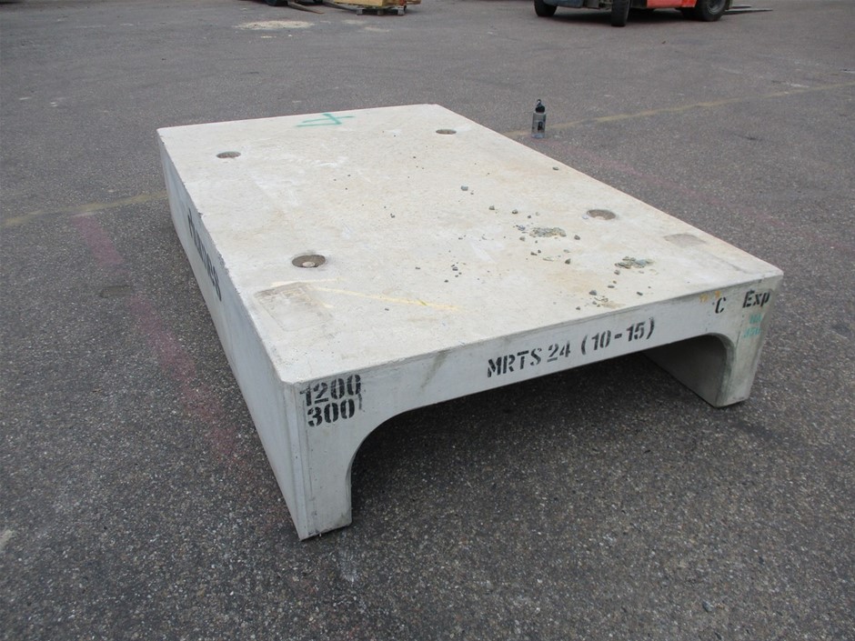 Qty 3 x Humes Concrete Box Culverts Auction (0012-7022394) | Grays