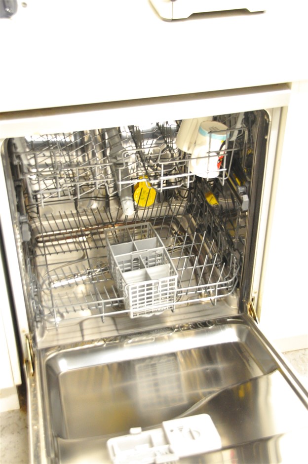 Dishwasher, Bellissimo by Technika, Model TBD4SS3 Auction (1204