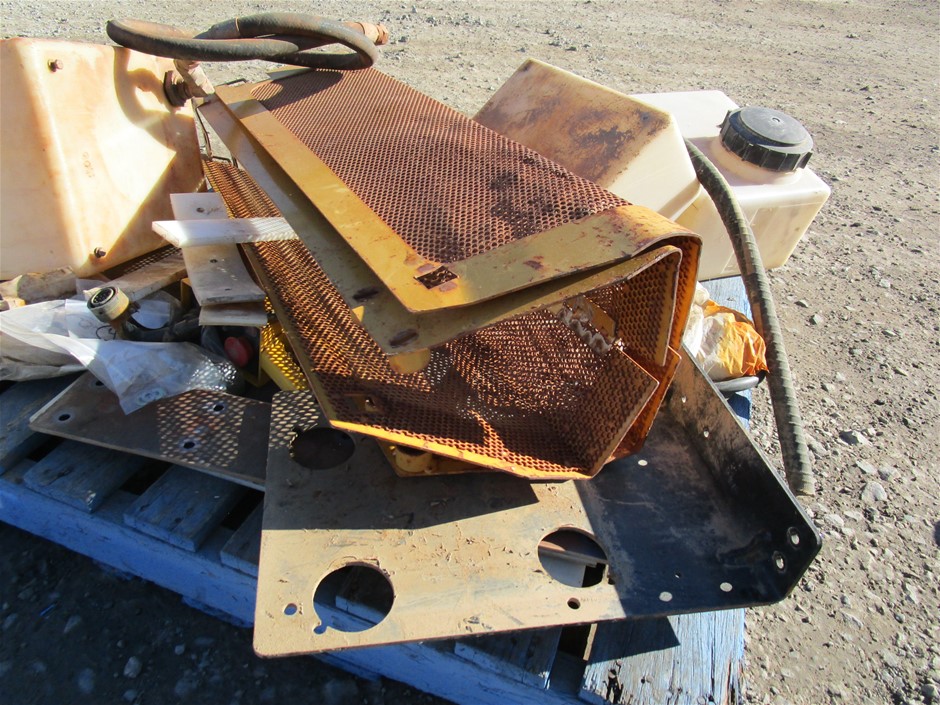 Vermeer Drill 3650 Water Tank Guards and Parts Auction (01533015884