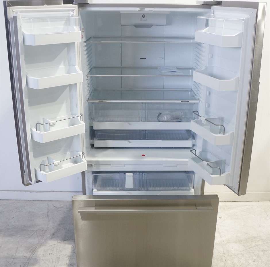 Fisher & Paykel RF610ADUX5 614L ActiveSmart French Door Fridge Auction