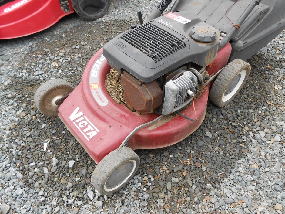 Victa Lawn Mower & Catcher Auction (01475039472) Grays Australia