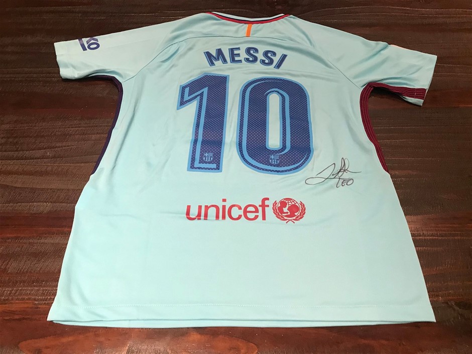 2017/18Lionel MessiBarcelona FC Personally Signed Soccer Football