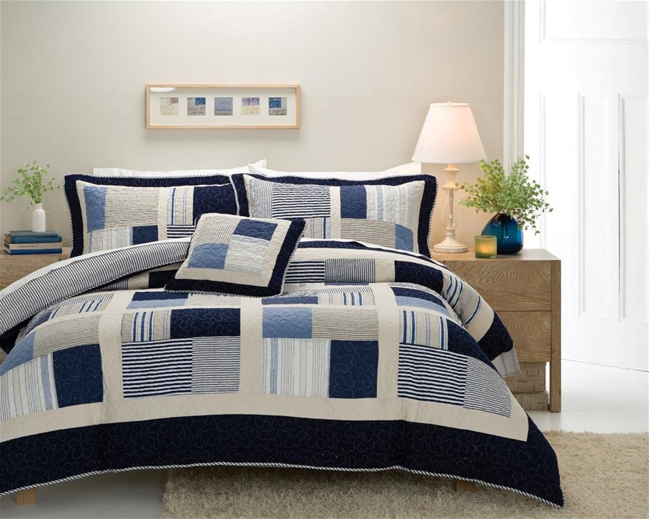 Sleeping Beauty Henry Navy Single Quilt 