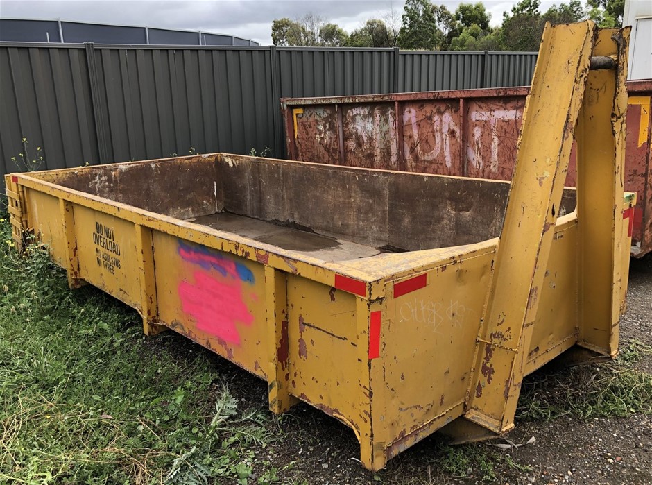Steel Fabricated Hook Style Bin on Skids Auction (00063016958) Grays