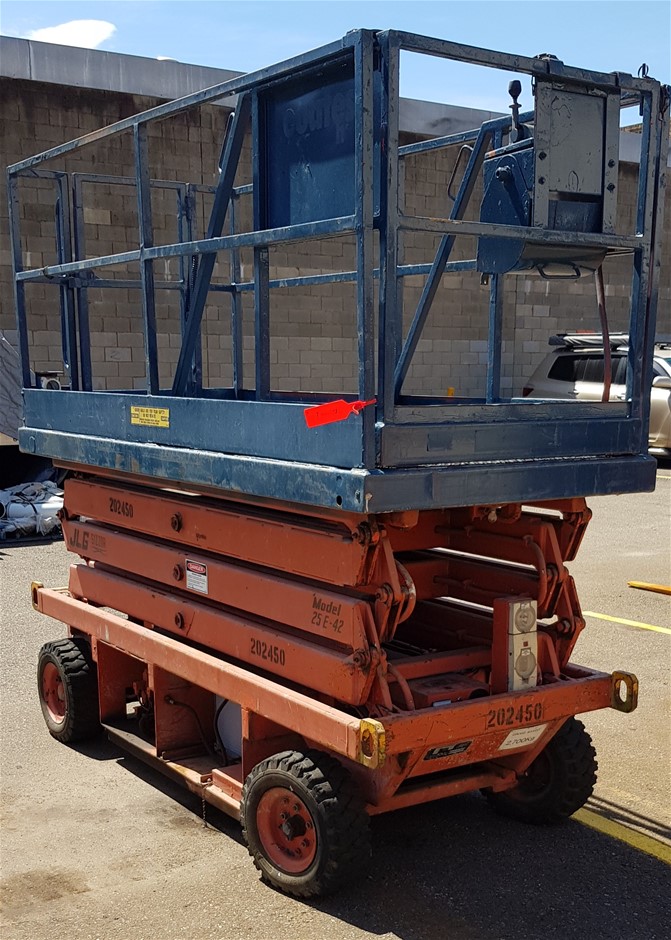 JLG Sizzor 25E42 Electric Scissor Lift Auction (00755041265) Grays