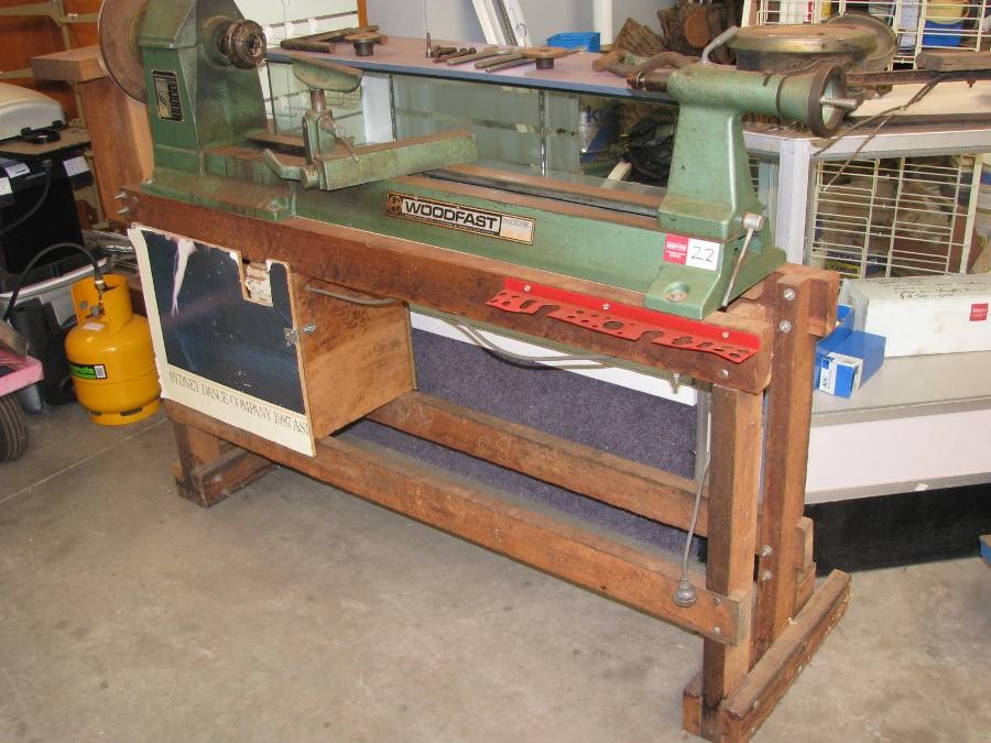 Wood Lathe Woodfast model MC908. Centres approx 890mm, swing 210mm