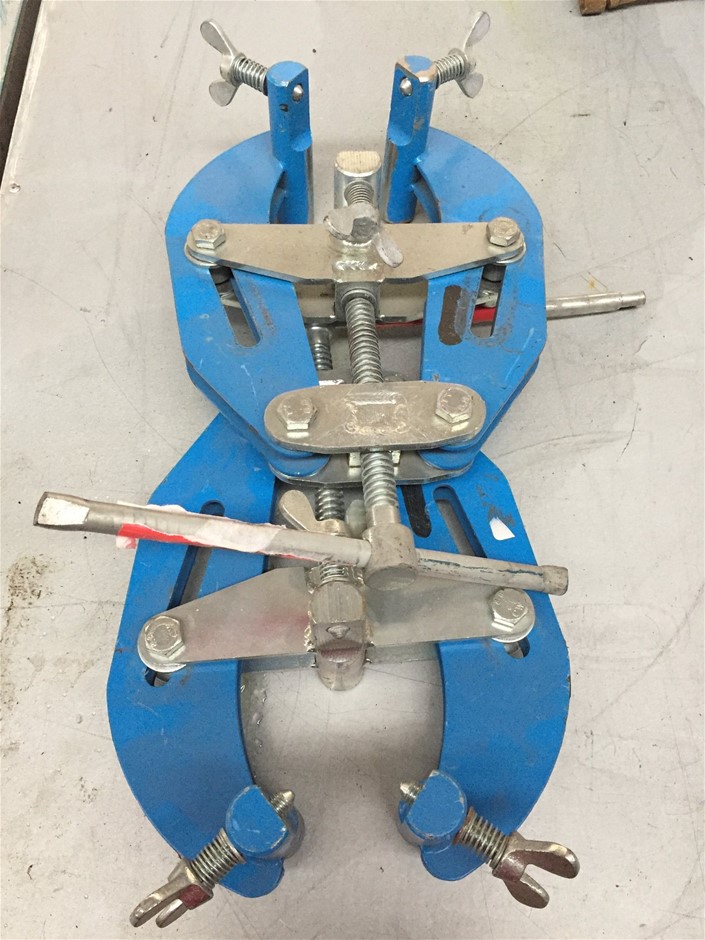 2x Pipe Joining Clamps Auction (04303017014) Grays Australia