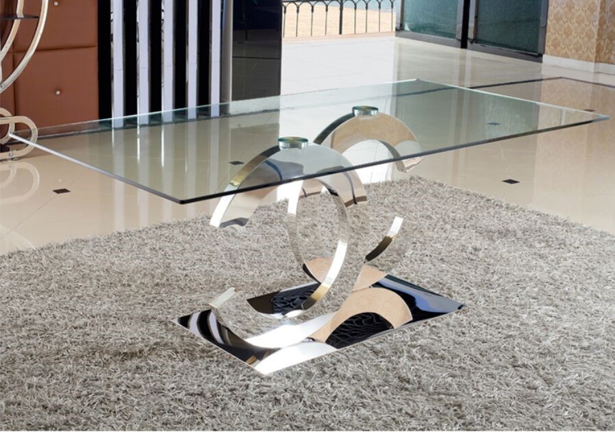 Dining Table in Crescent Glossy Stainles