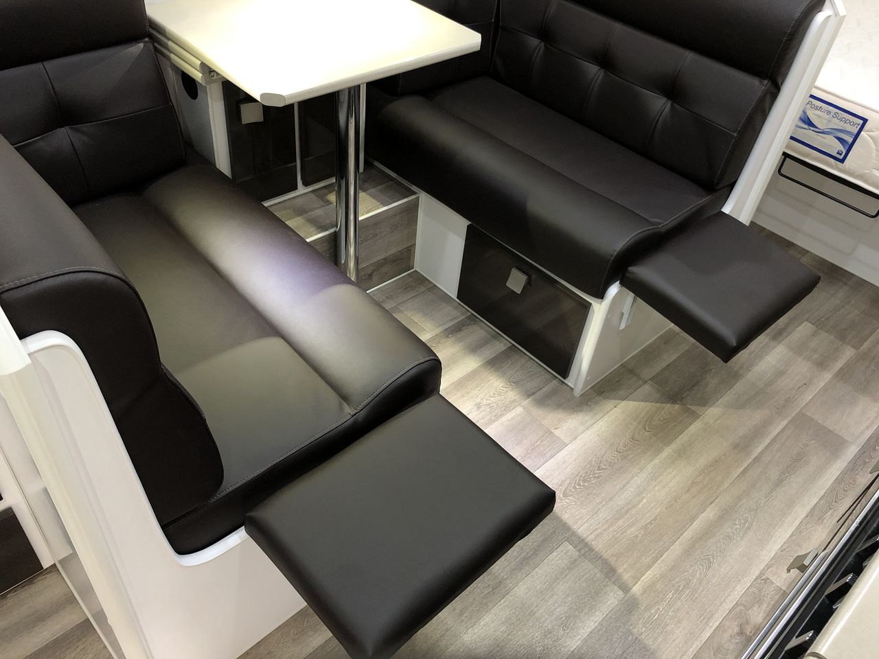 8mm Grade A Black Agate Beaded Stretchy Bracelet