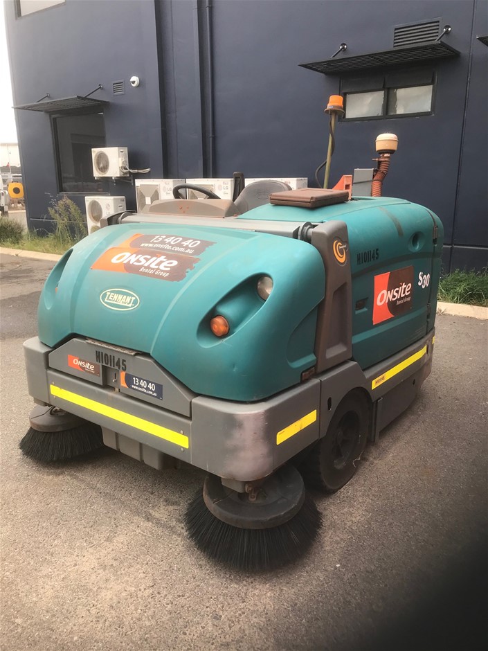 2014 TENNANT S30 Ride on Sweeper (Location Perth South) Auction (0055