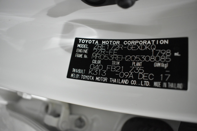 6-7mm White Pearl & Rhinestone Real Platinum Plated Bracelet