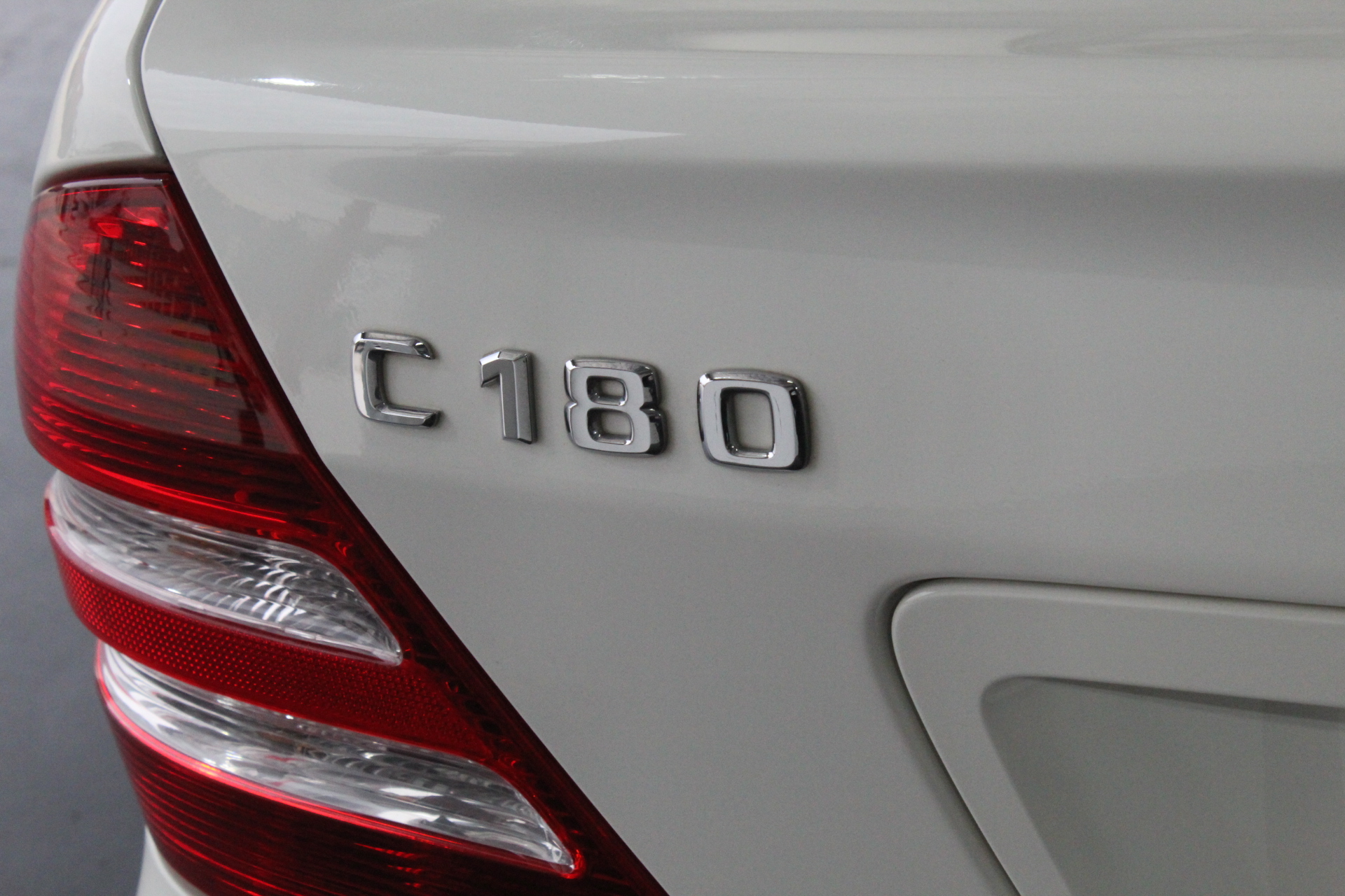 18k White Gold Filled, White Face Iced Out Diamond Quartz Wrist Watch