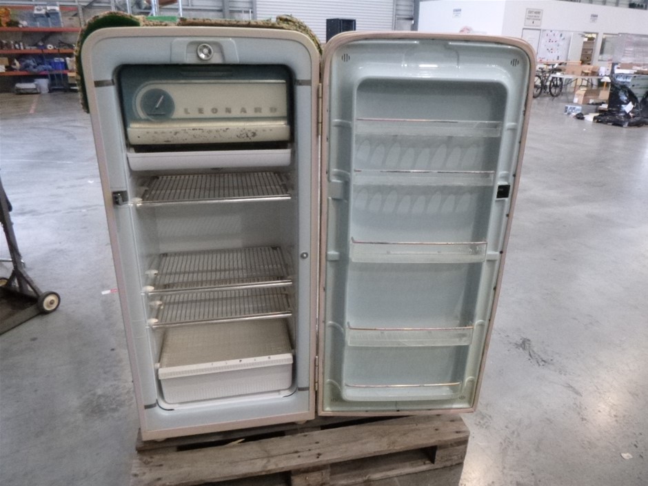 RIP CURL Women's Sunshine One Piece Swimsuit - Wild Berry, Size M. RRP: $12