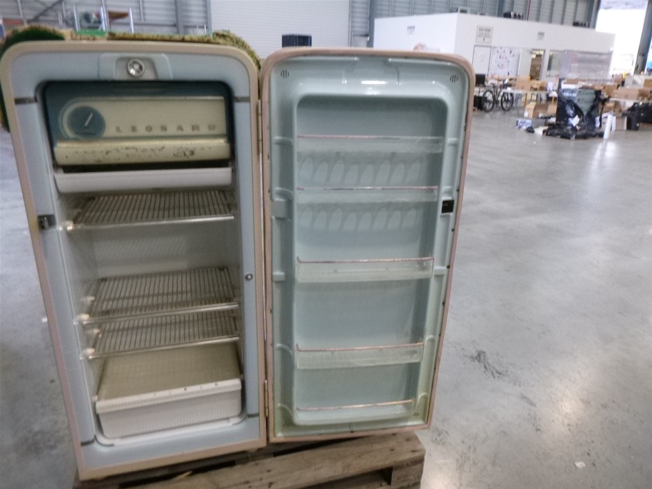 RIP CURL Women's Sunshine One Piece Swimsuit - Wild Berry, Size L. RRP: $12