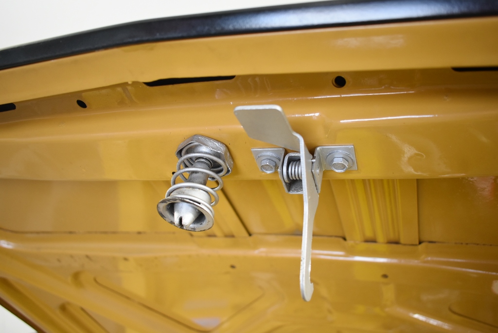 18K Gold-Filled Cuban Style Link Ring with Simulated Diamonds - Size 7