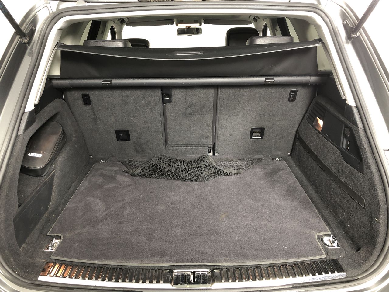 1.06ct Radiant Natural Emerald - Oval Cut