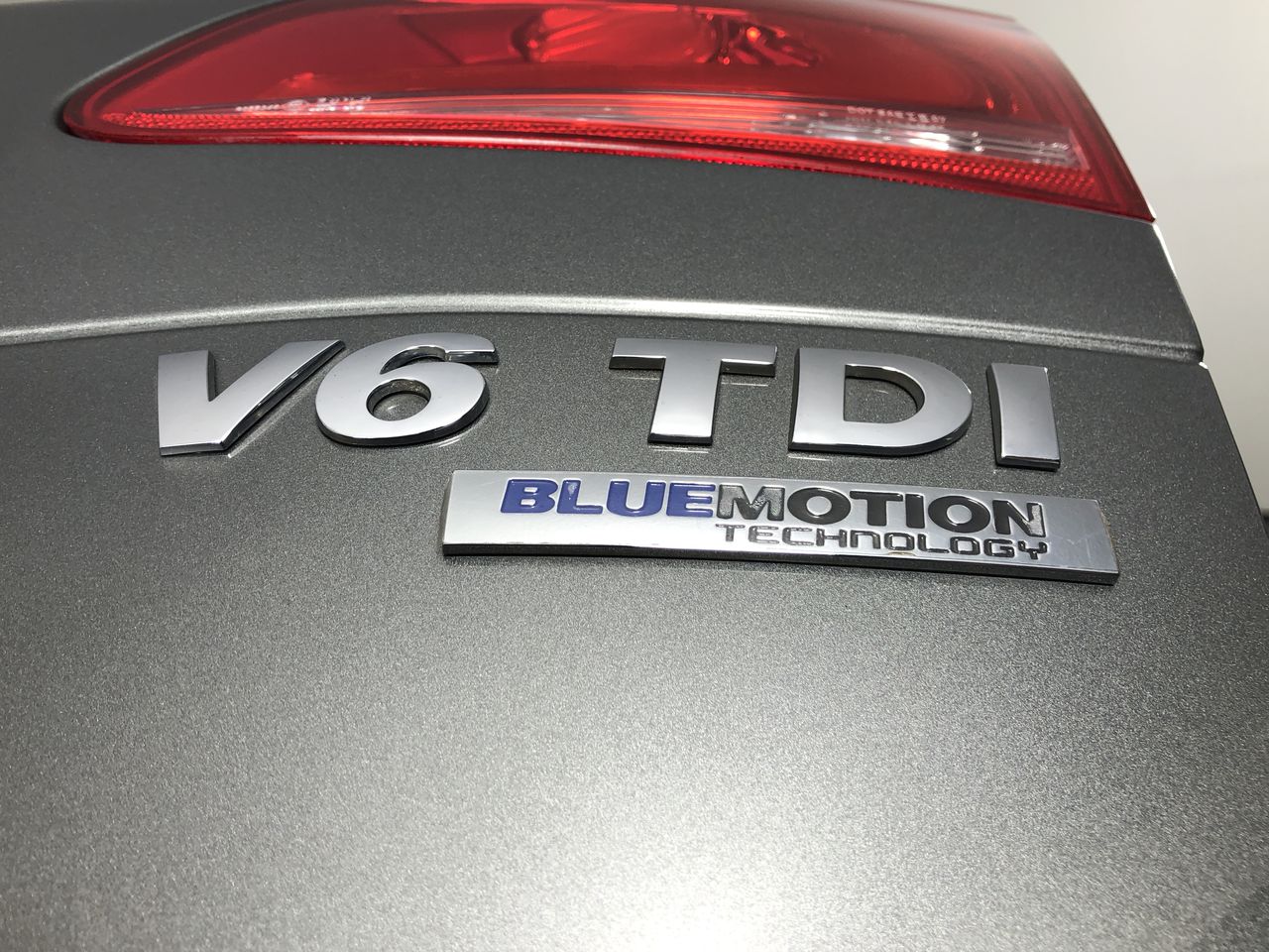 0.98ct Radiant Natural Emerald - Oval Cut