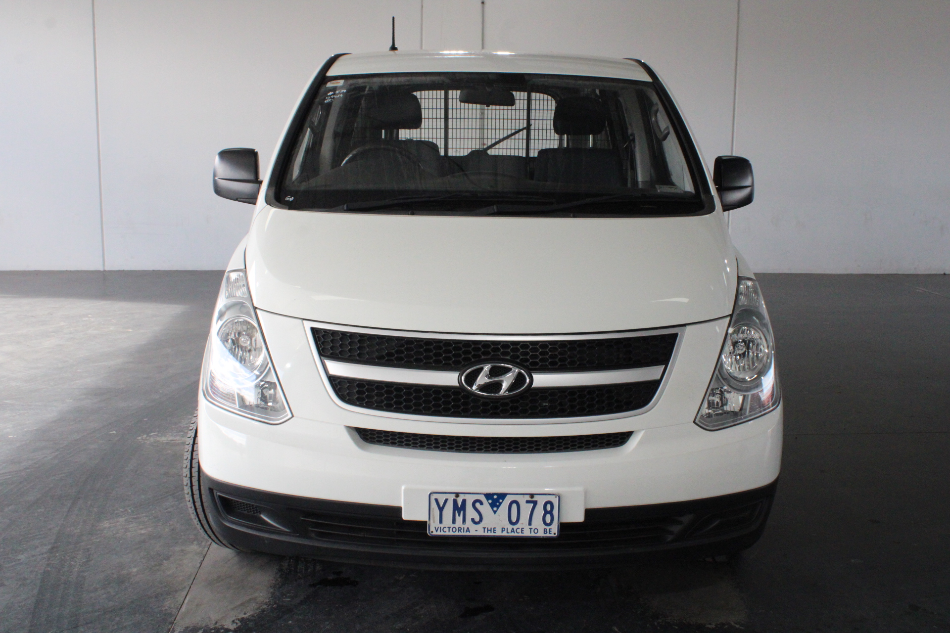 2x Guardsman Revitalising Wood Polish Sprays 473ml - RRP$59.80