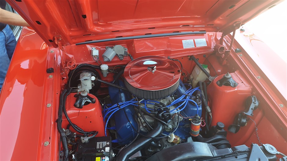 7-8mm White Pearl & White Baroque Pearl Glam Pendant.