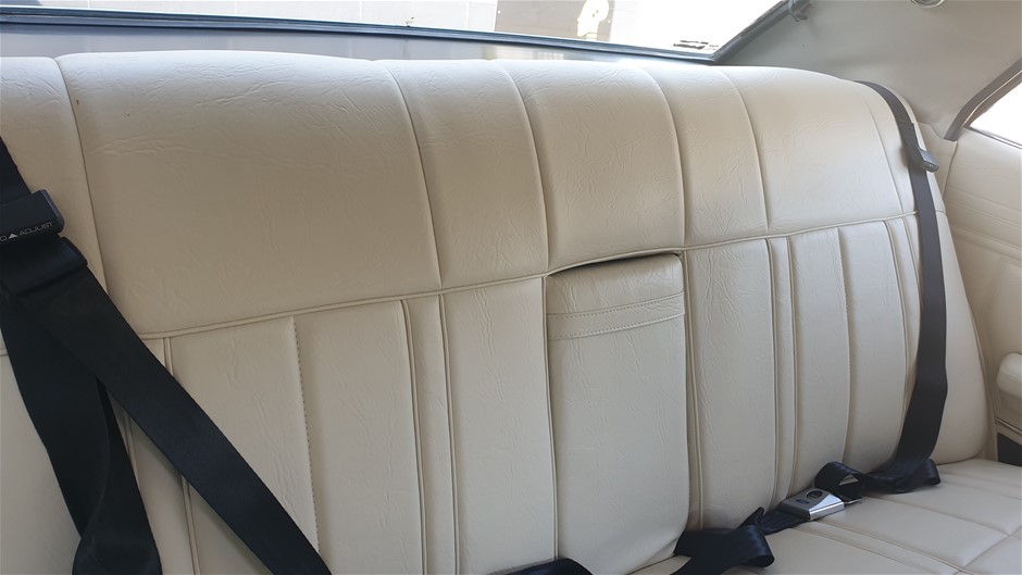 6-7mm White Pearl & Rhinestone Real Platinum Plated Bracelet