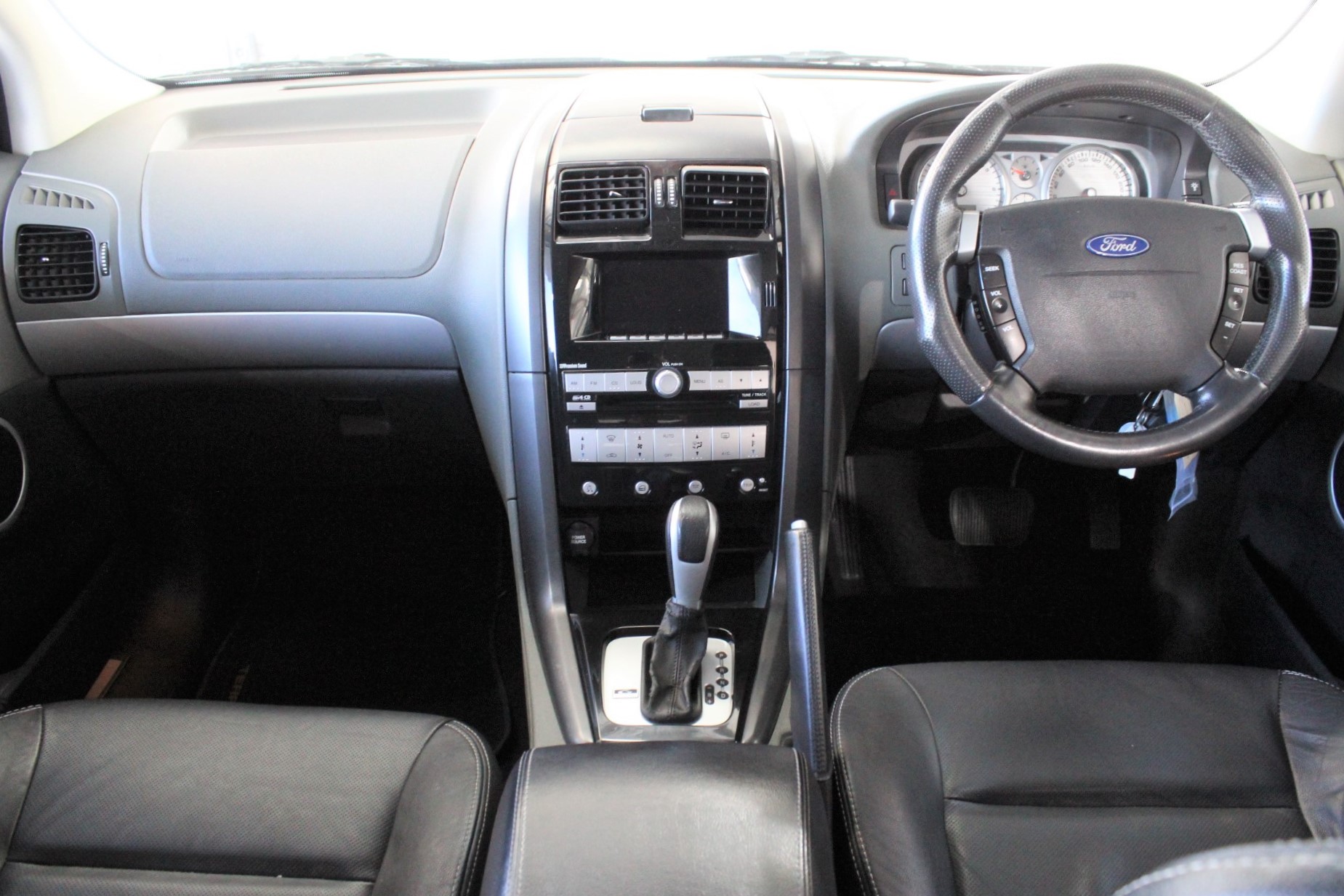 Panasonic PT-RZ570WA DLP Projector