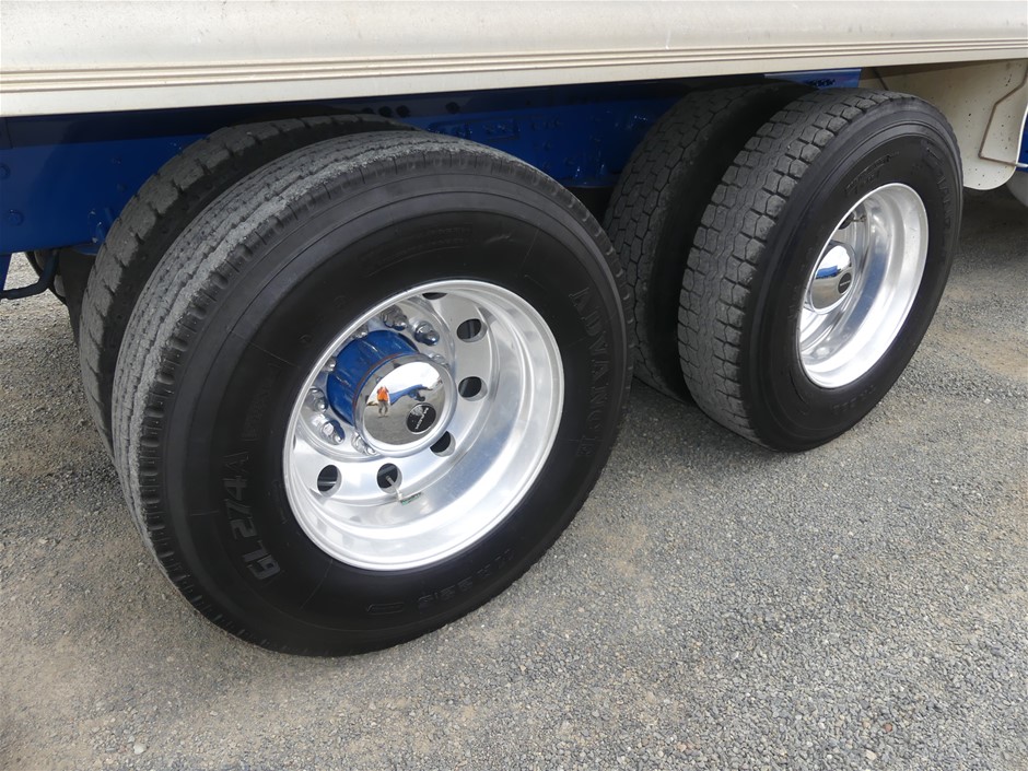 Little Giant Pinot Noir (6x 750mL).