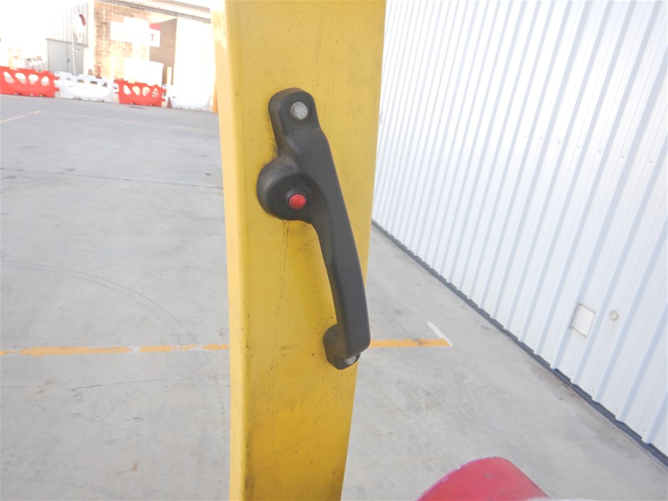 Night Merchant Gin Grapefruit And Soda Cans (24x 250mL) NSW