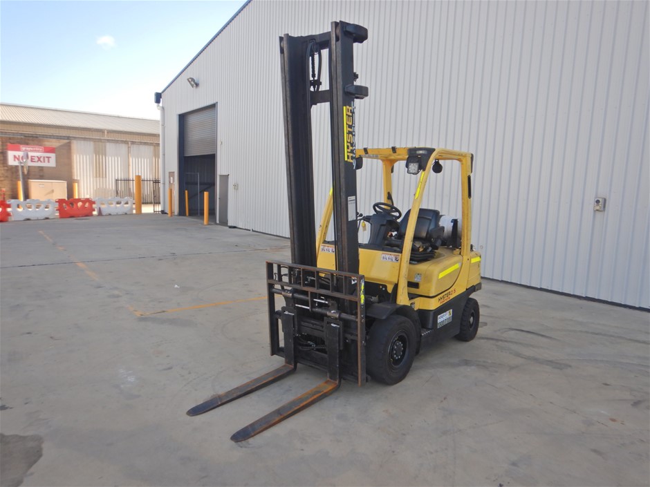 Duchesse De Paris Brut Blanc De Blancs NV (6x 750mL), France.