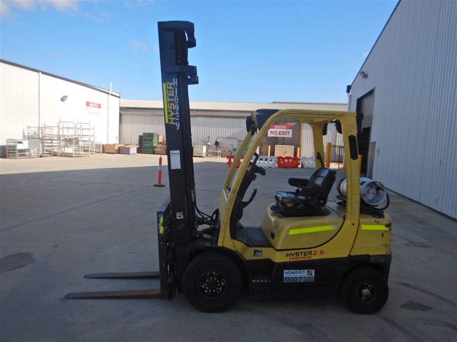 Duchesse De Paris Rosé Brut NV (6x 750mL), France.