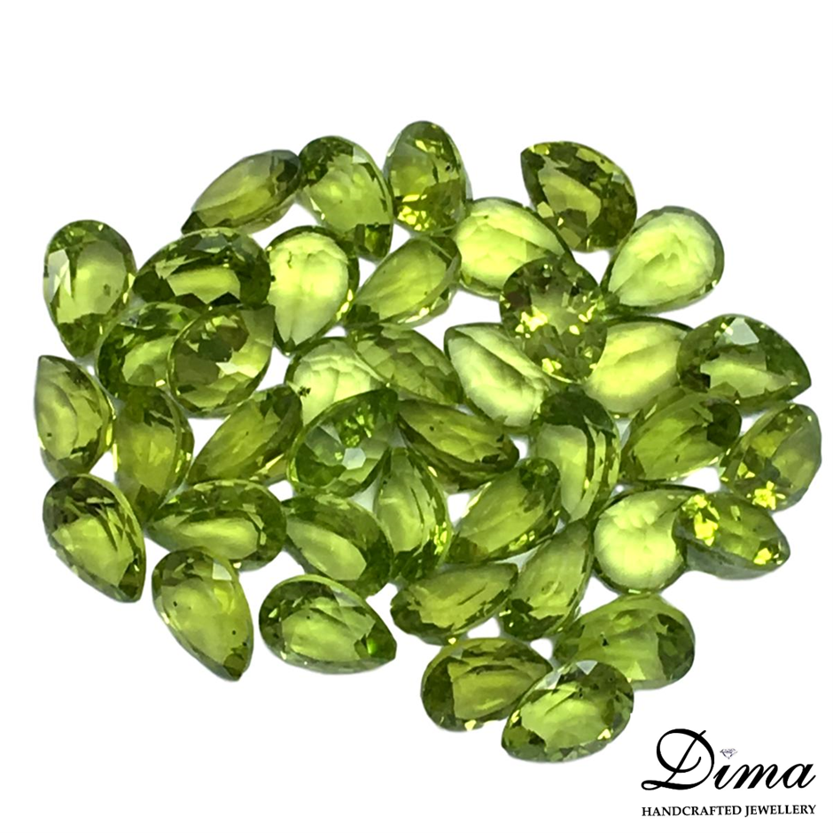 Stunning Rhodium Plated Champagne Crown Heart Ring - US Size 7