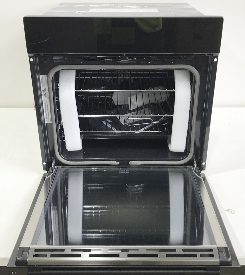 CALPHALON Premier Stainless Steel Cookware Set 12 Pieces. NB: Minor use, no