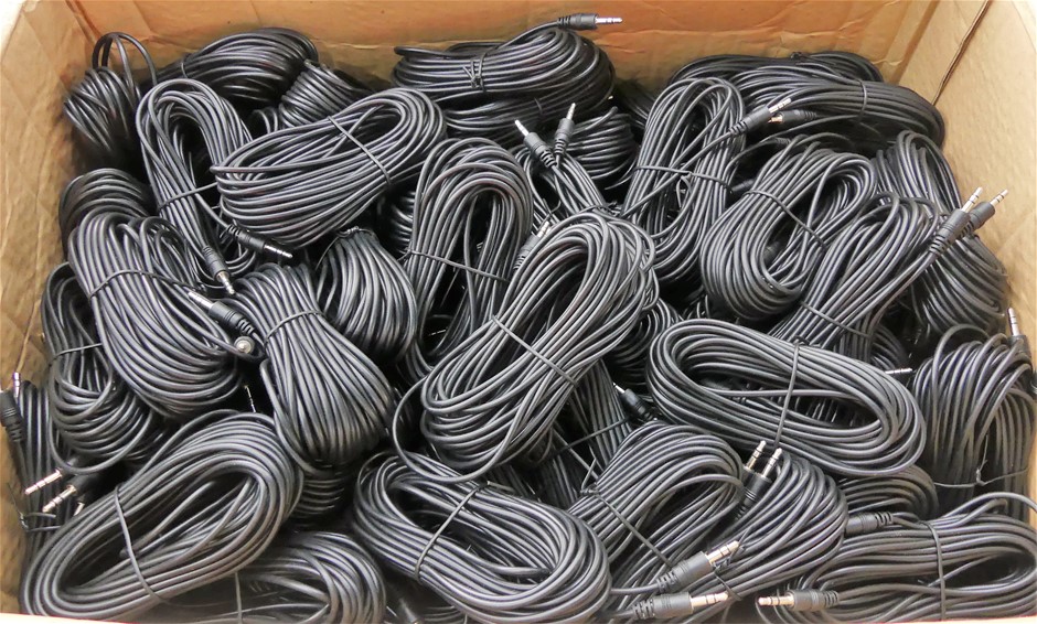 4.38ct Emerald & Dia. G-H/VS-SI Tennis Bracelet 18K White Gold