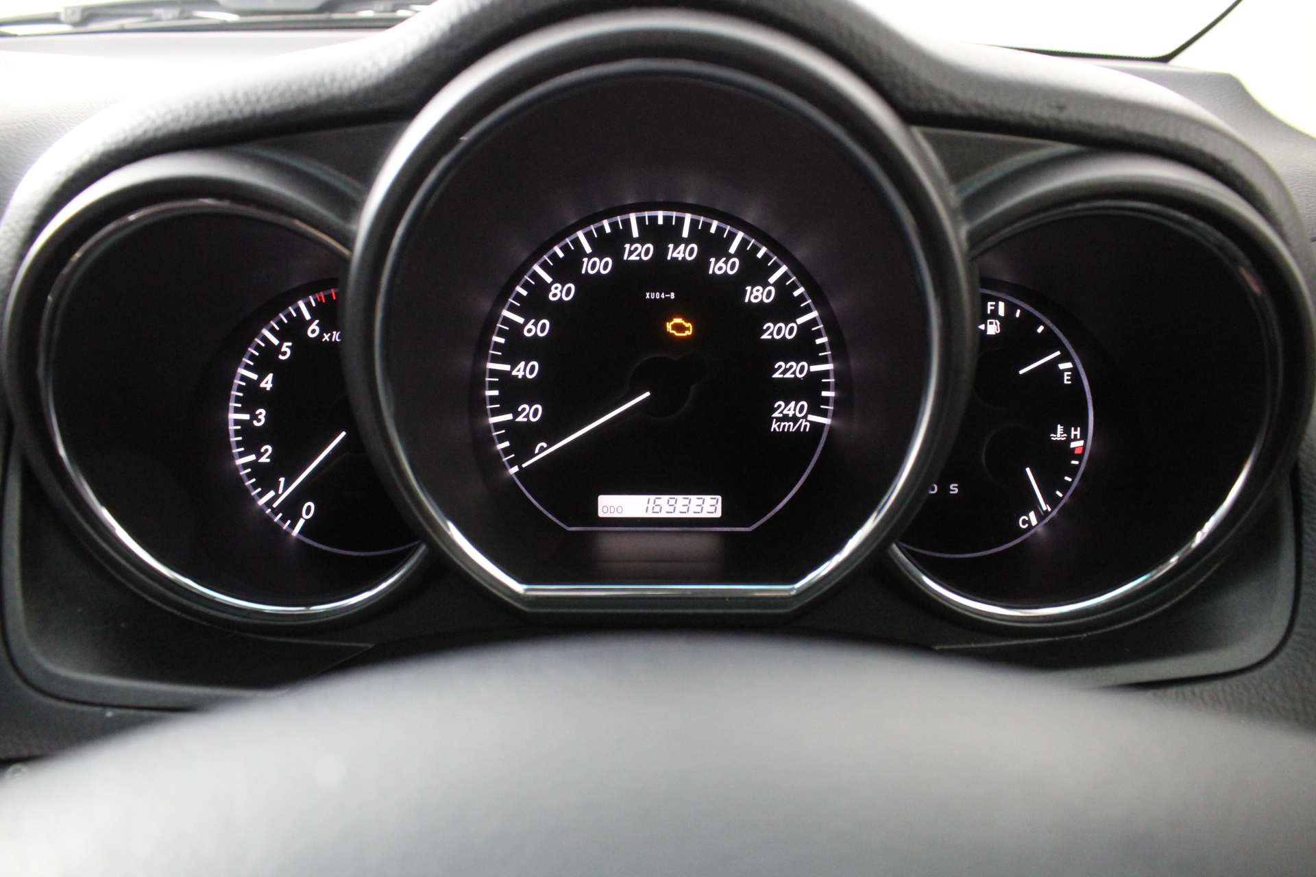 1966 Australia Silver Queen Elizabeth coin & 0.10 Xag silver bar x 4