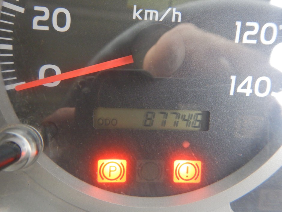 White Freshwater Pearl Adorned with Swarovski® Crystals Jewellery Set