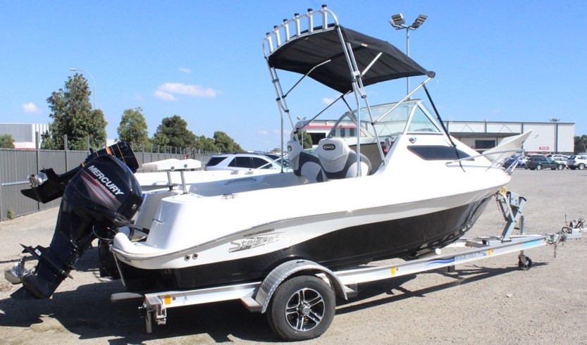 Simulated Diamond Five Circle Bracelet - Adjustable Length (Yellow)