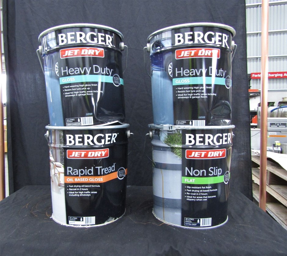 Quantity of 200 1650mm Star Pickets (Unused)